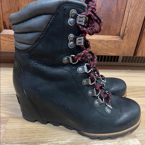 Sorel Conquest Boots - Picture 2 of 12